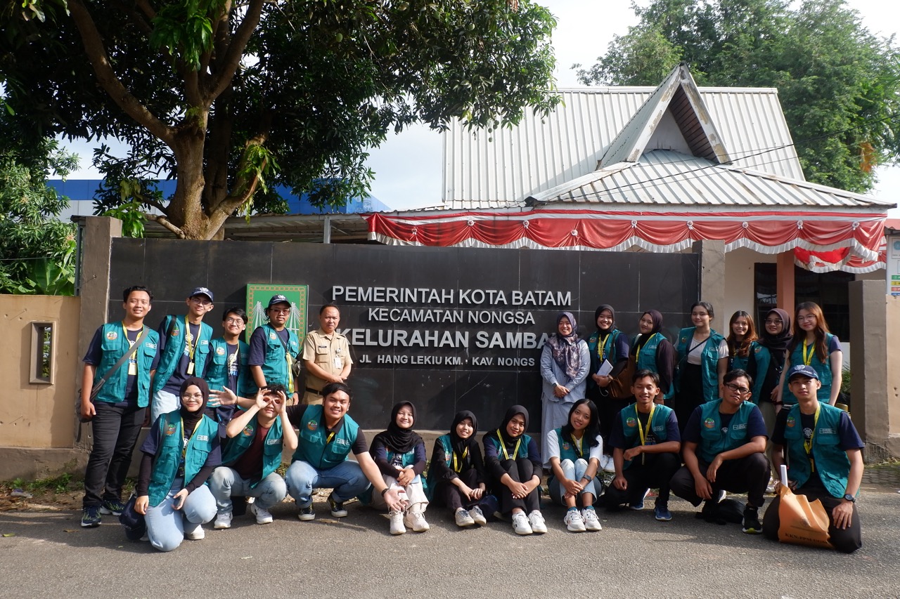 kunjungan tim kkn ugm ke kantor kelurahan sambau